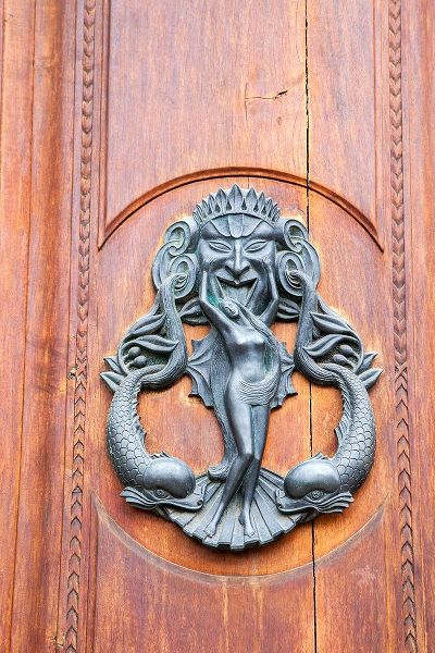 Eggers, Julie 아티스트의 Italy-Tuscany-Pisa Large antique door knocker on beautiful wooden door작품입니다.